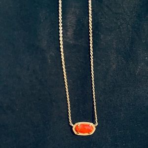 Gorgeous Kendra Scott Elisa Necklace. Worn twice. Perfect condition!